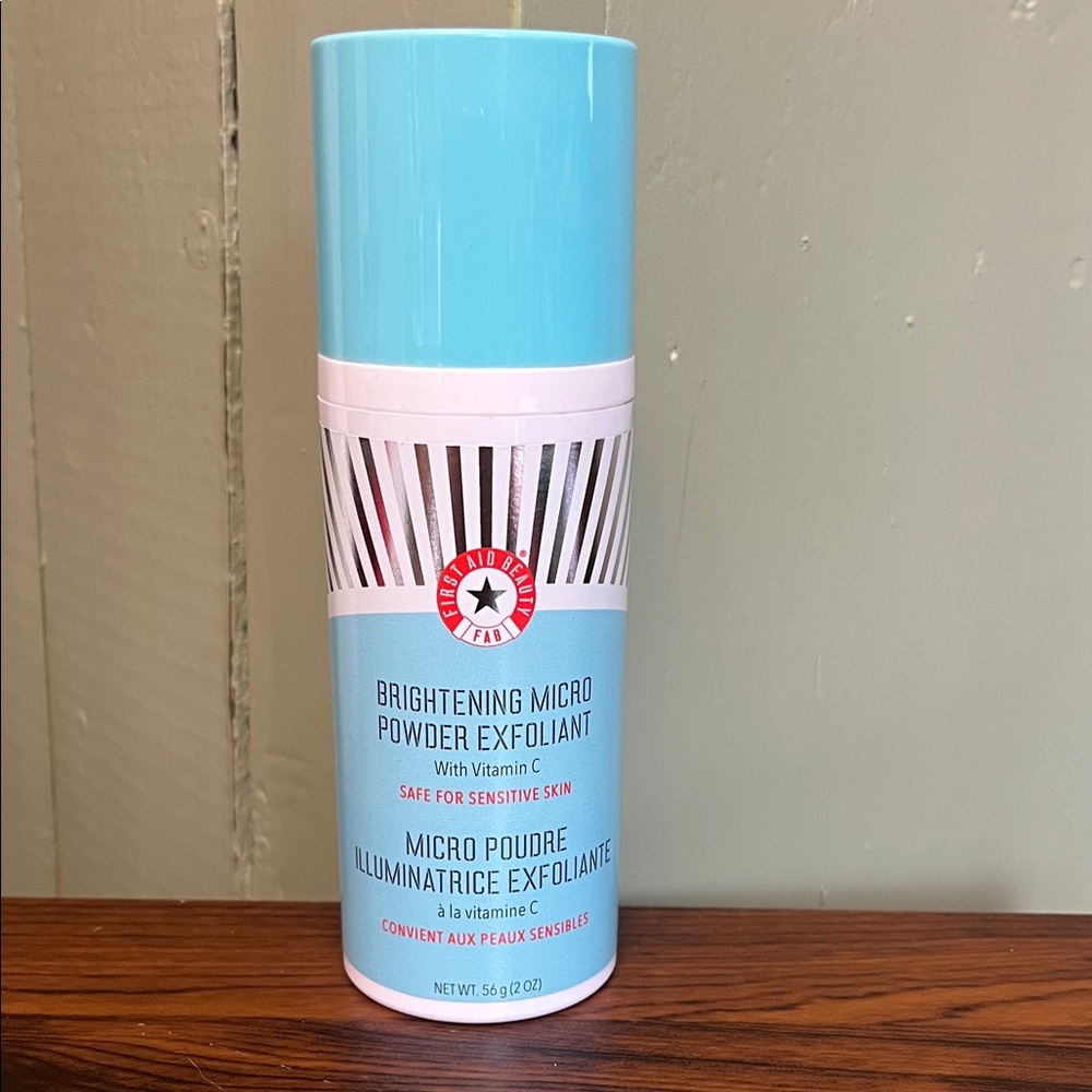 First Aid Beauty Brightening Micro Powder Exfoliant
